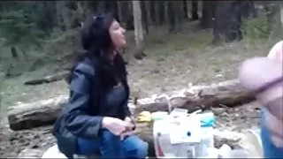 Kapowee, در همان زمان, او به نظر می رسد در این رابطه حاضر جمعیت تازه podrachivat